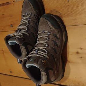 Columbia hiking boots